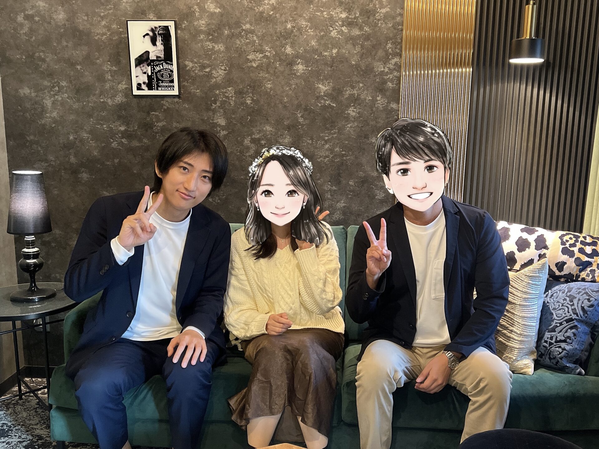 2025年11月に成婚したカップルと担当者の写真