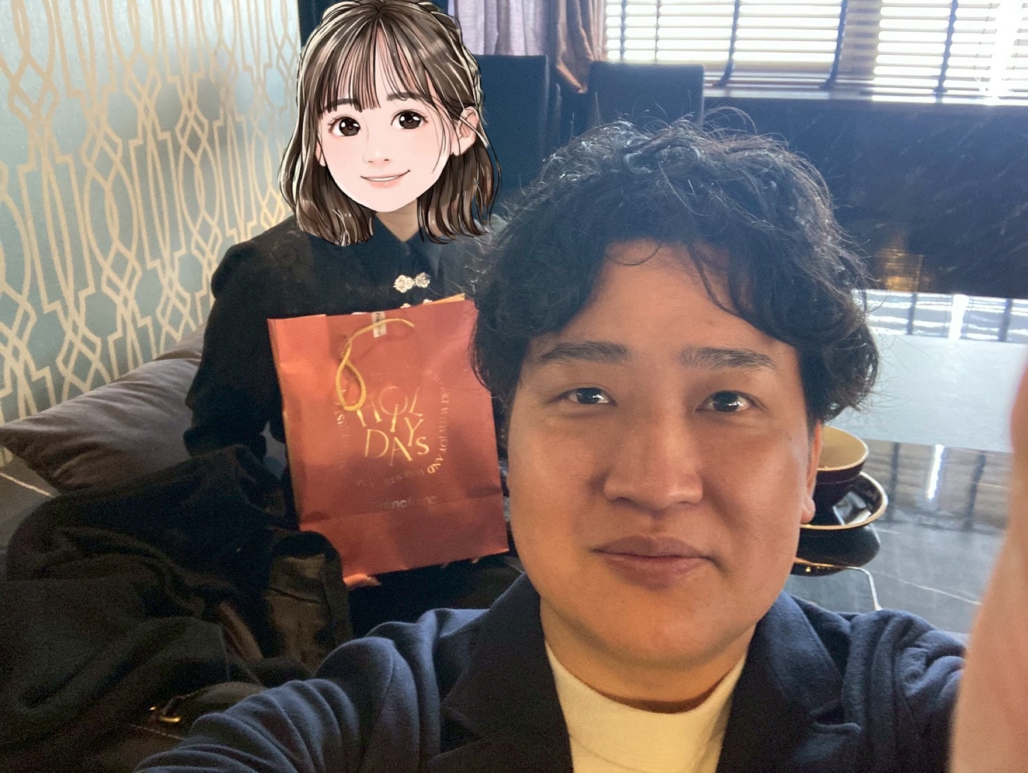 2025年11月に成婚した女性と担当者の写真（広島県29歳女性／広島県37歳男性）