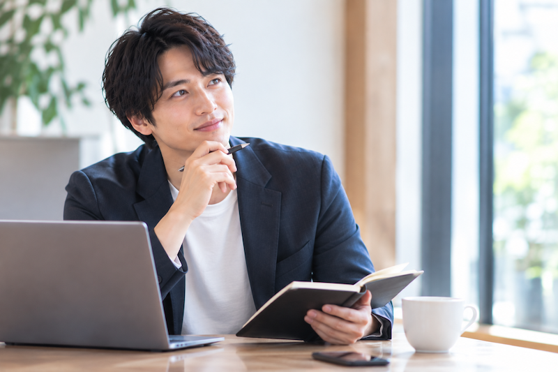 お見合い後に相手の脈より自分の気持ちを振り返る男性