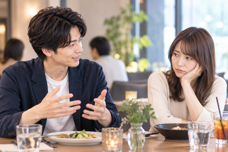 婚活デートで自分の話ばかりして女性を疲れさせてしまう男性