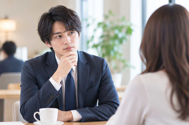 お見合いで女性の気持ちが分からず脈あり・脈なしを考える男性