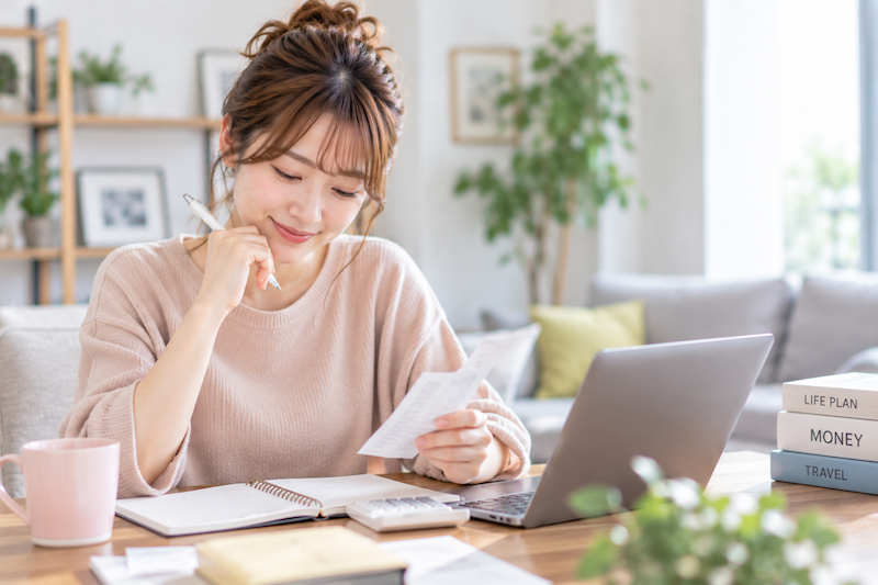 DINKs希望の婚活で結婚後のお金の使い方や生活設計を考える女性